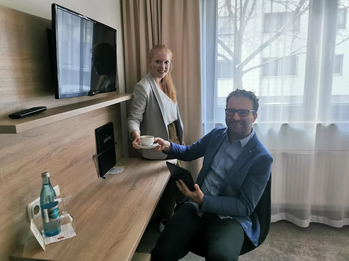 Hotel Cristal Neurenberg 3*,  Duitsland