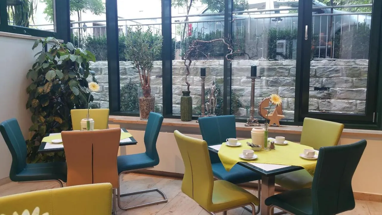 Hotel Cristal Nuremberg 3*,